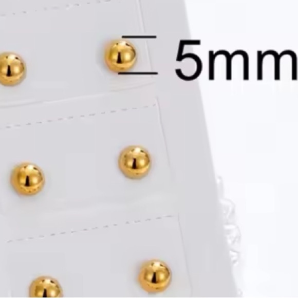 NWT Set of 3 Stud Earrings in Gold Tone - Picture 3 of 8